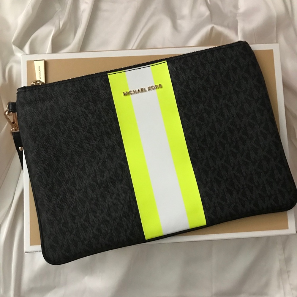 🎉Flash Sale Michael Kors✨ Large Logo Strip…